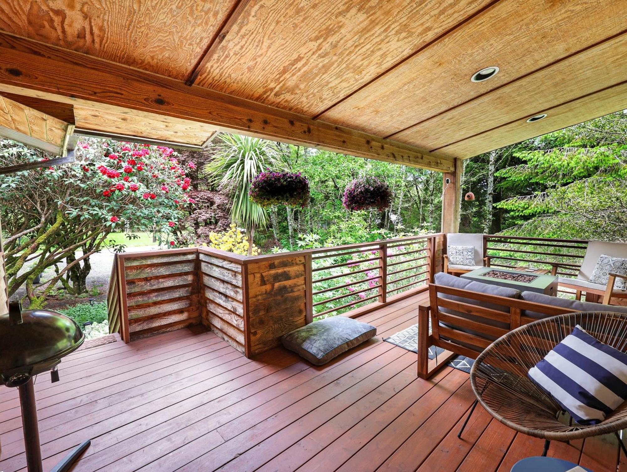 Woods Waves: Luxury Coast Cabin King Beds Pets Tillamook Exterior photo